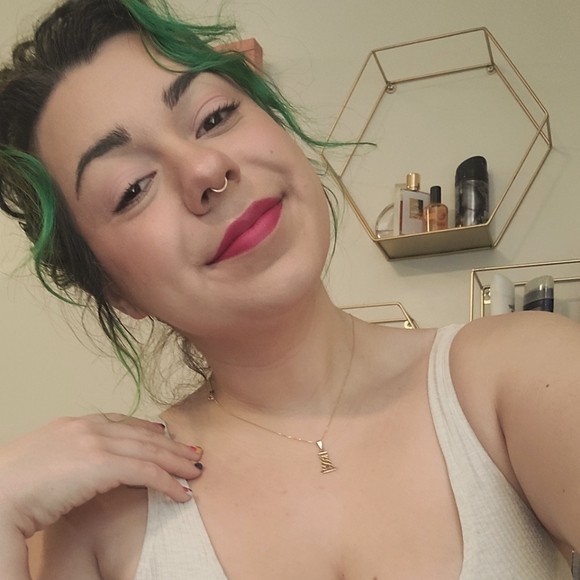 Meet your Posher, Tristin - Picture 1 of 1